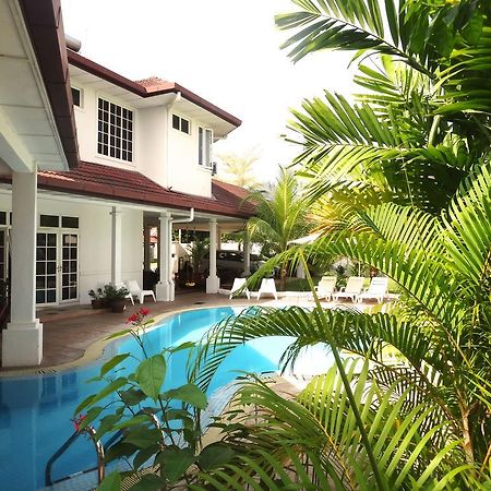 Rumah Putih Near Klia Сепанг Екстериор снимка
