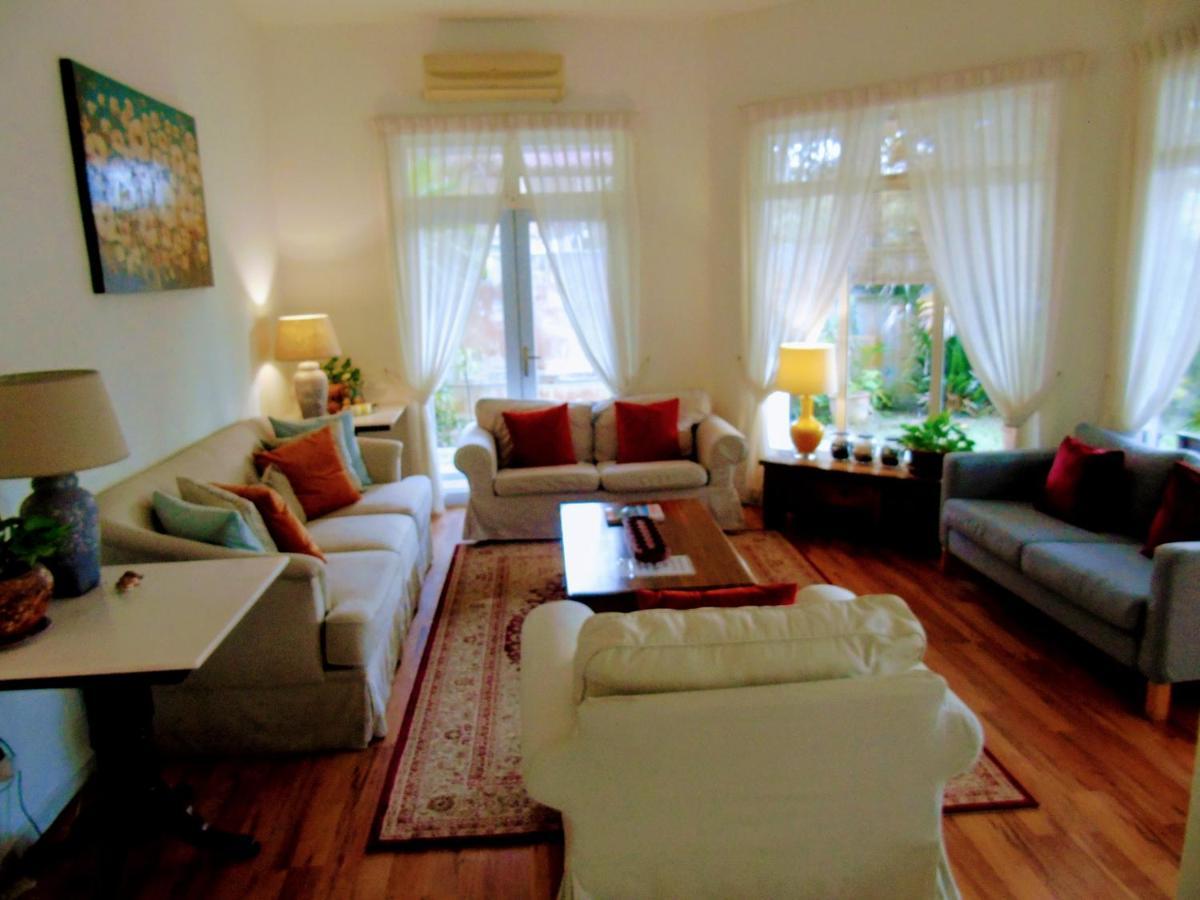 Rumah Putih Near Klia Сепанг Екстериор снимка