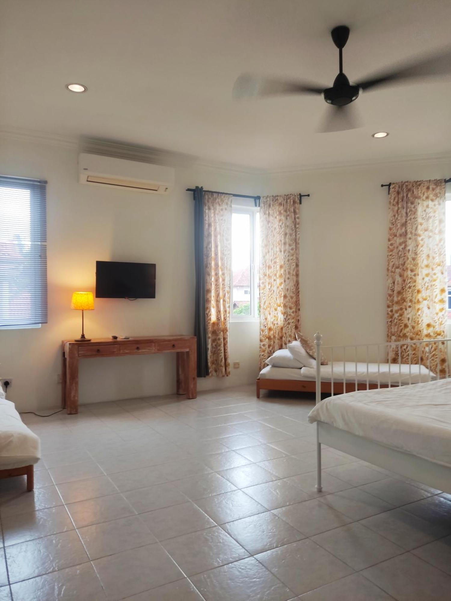 Rumah Putih Near Klia Сепанг Екстериор снимка