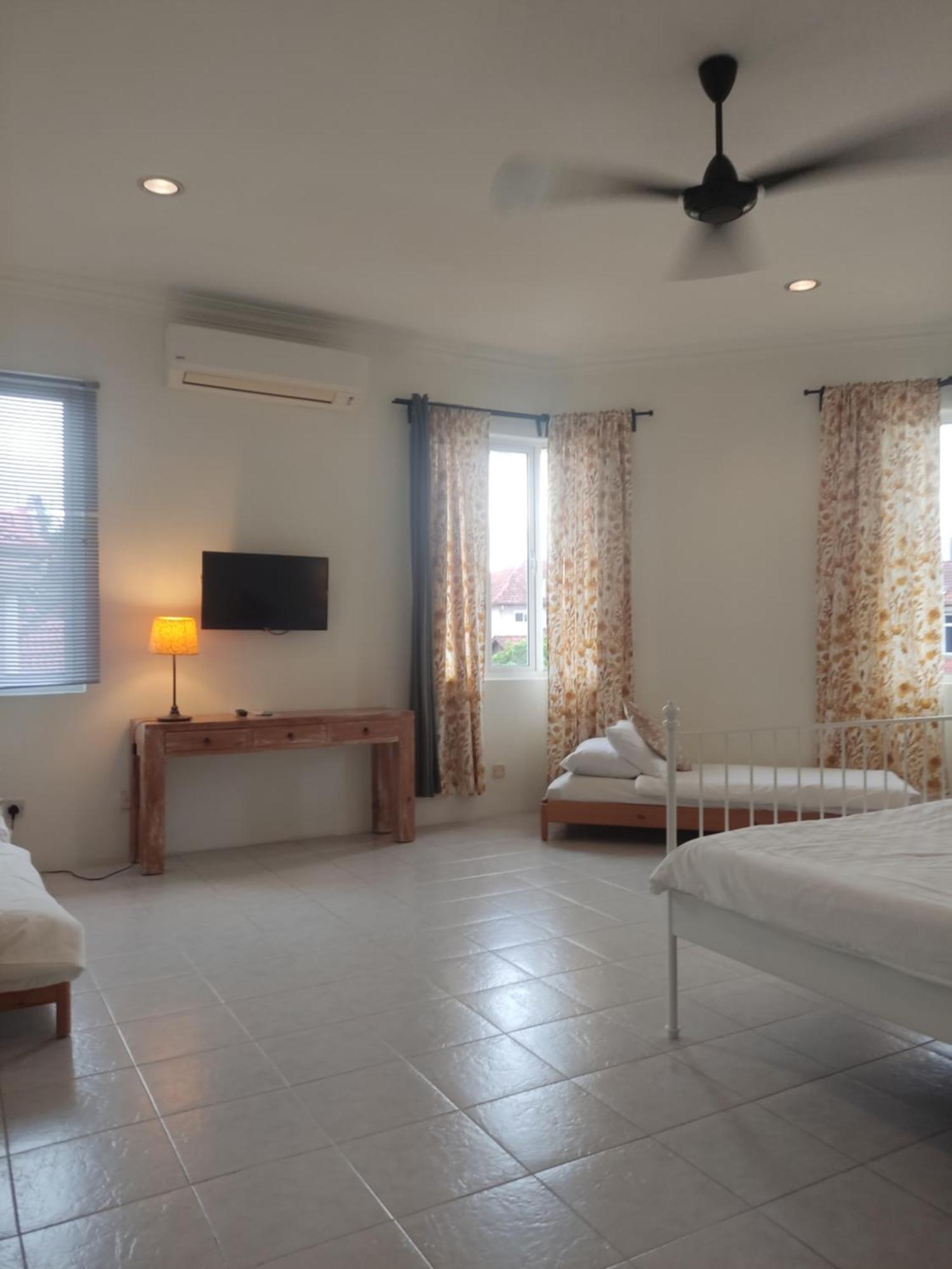 Rumah Putih Near Klia Сепанг Екстериор снимка