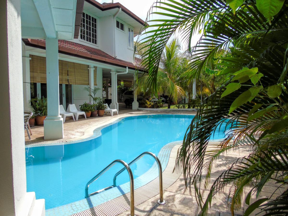 Rumah Putih Near Klia Сепанг Екстериор снимка