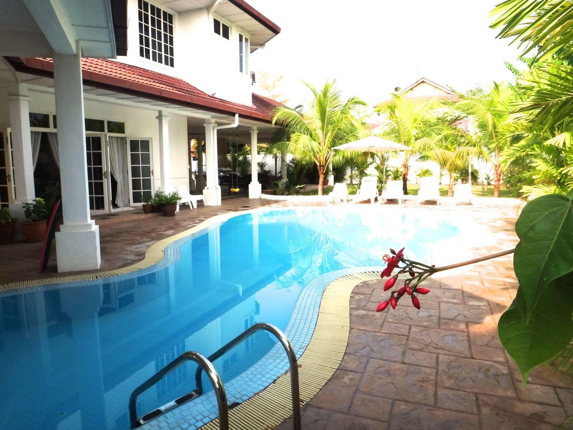 Rumah Putih Near Klia Сепанг Екстериор снимка