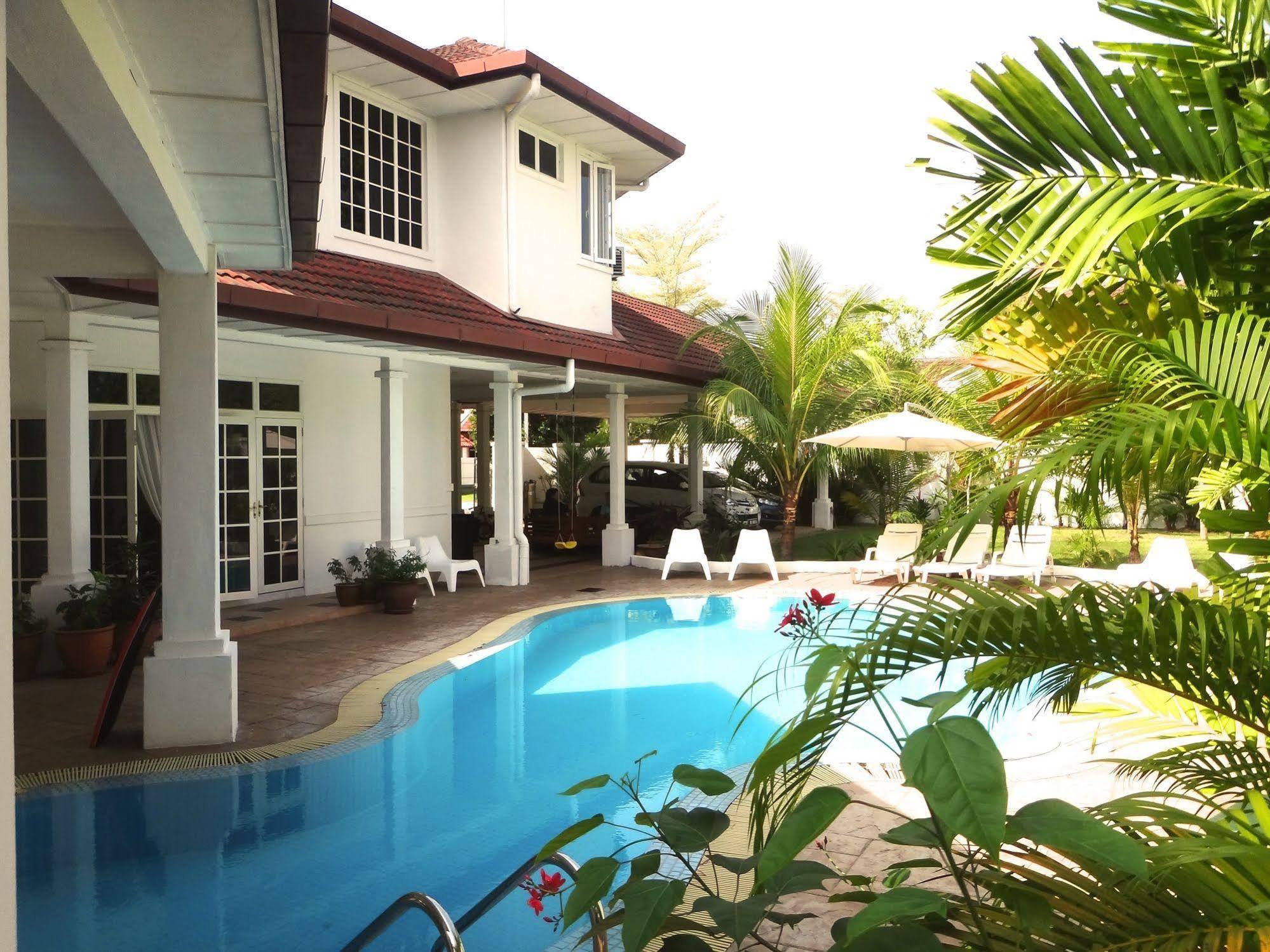 Rumah Putih Near Klia Сепанг Екстериор снимка