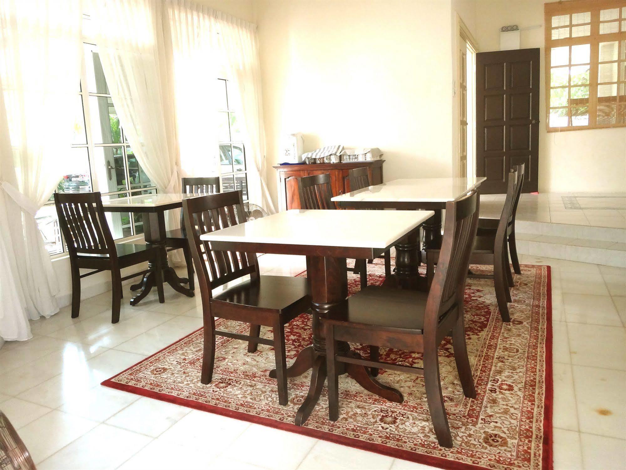 Rumah Putih Near Klia Сепанг Екстериор снимка