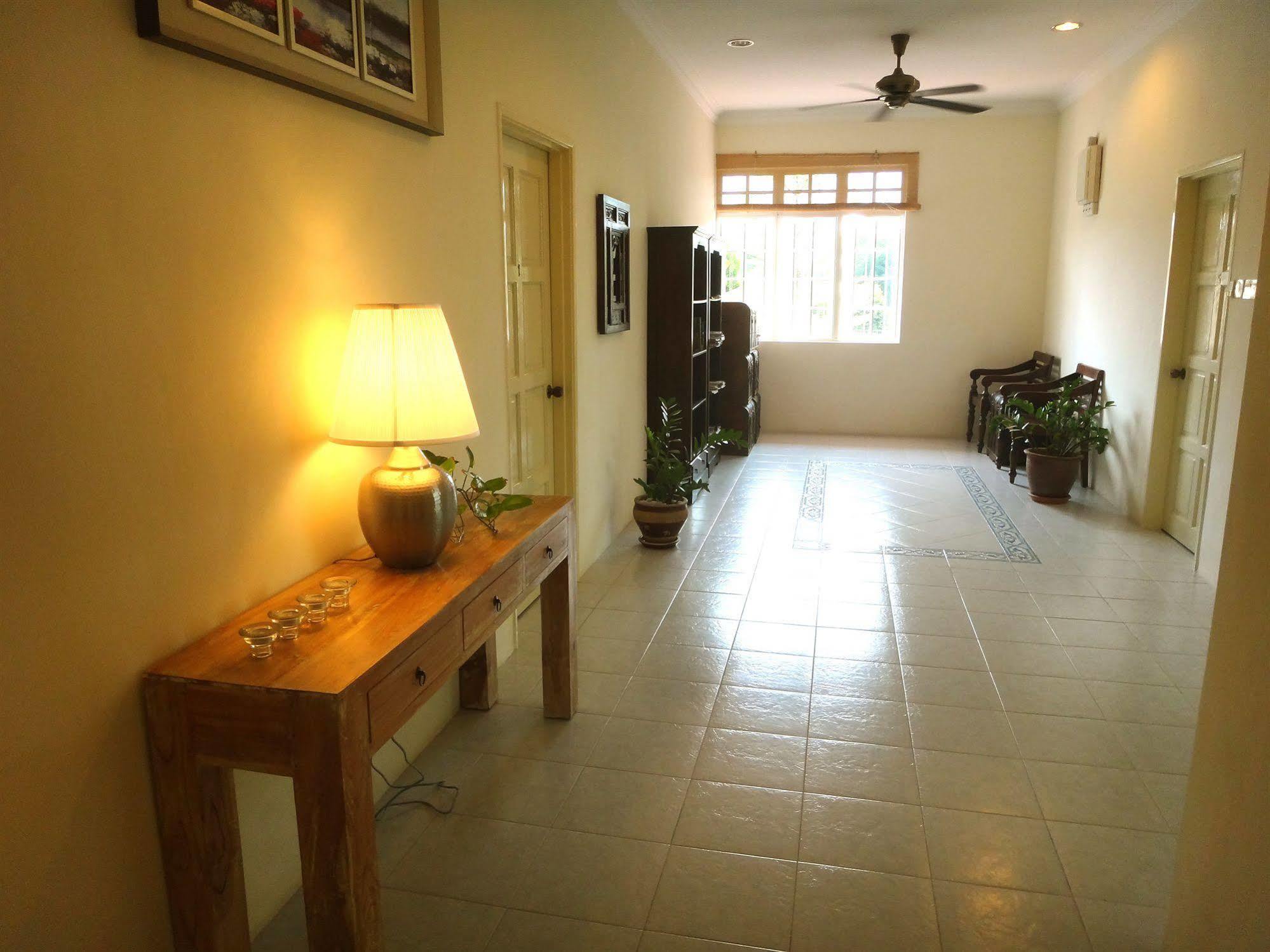 Rumah Putih Near Klia Сепанг Екстериор снимка